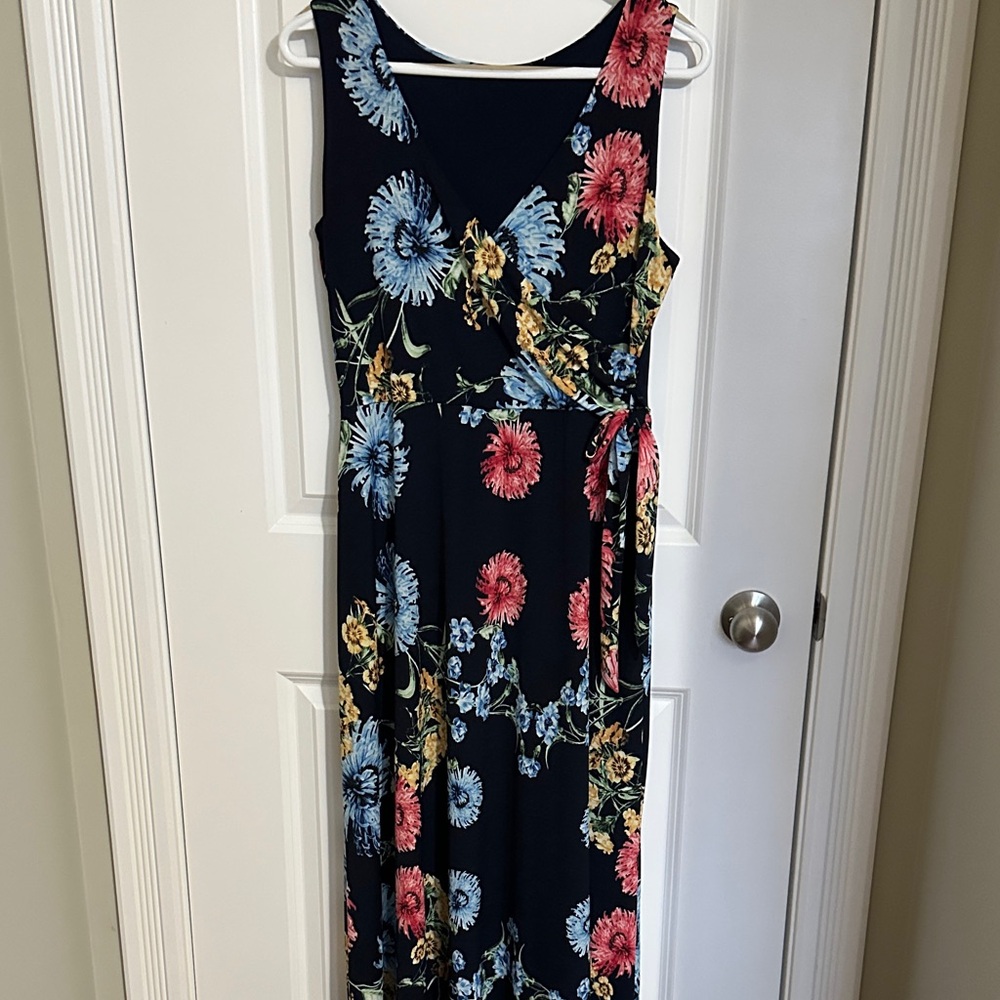 Sz L⭐️Like New WHBM Navy Floral Matte Jersey Faux Wrap Maxi Dress. PTP 17”+